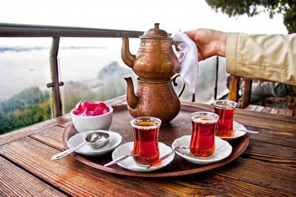 Turkish Tea Culture : Facts, History & Social Etiquette